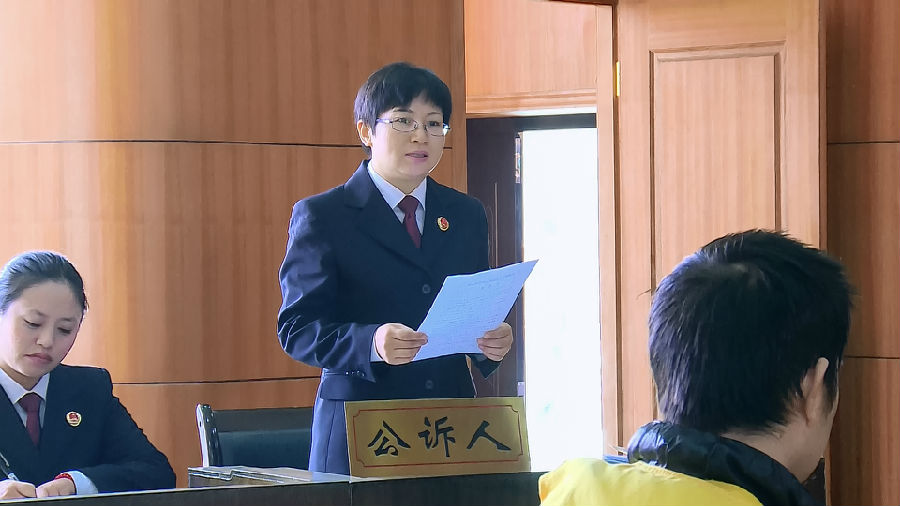 湖北省鄂州市检察院检委会专职委员李晓宝：从豆绿色到检察蓝，不变的是初心